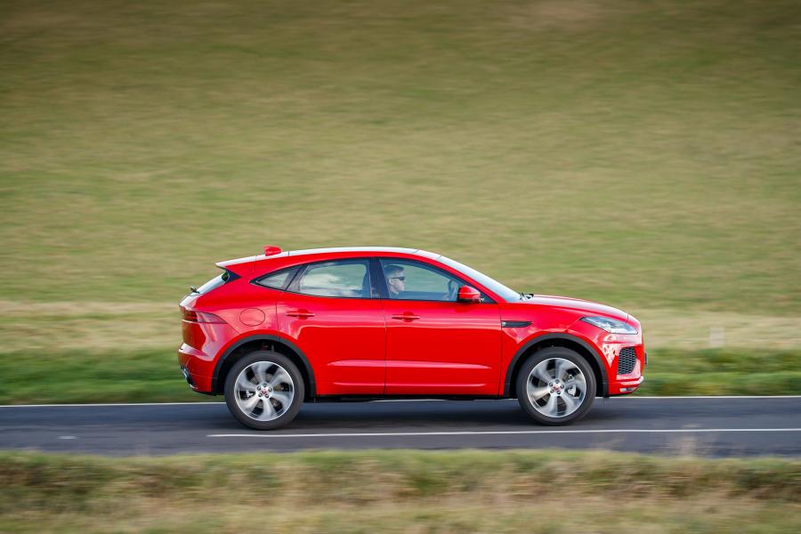 Jaguar E-Pace R-Dynamic First Edition 2017 года  (UK) (фото 12 из 19)
